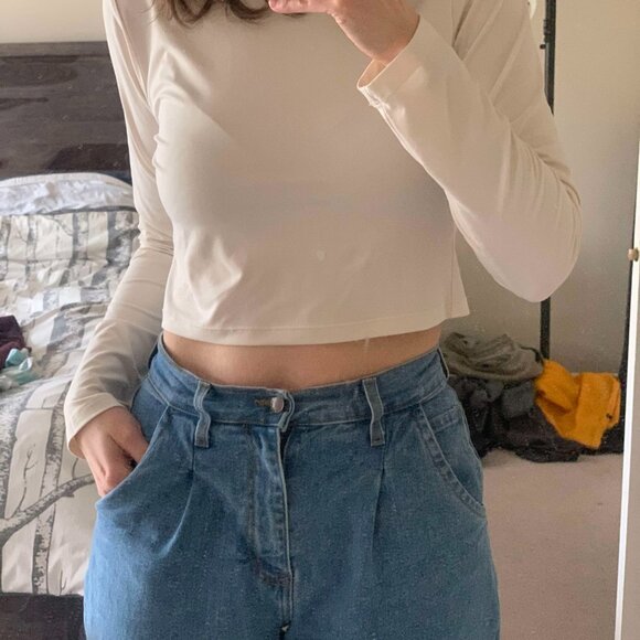 The North Face medium size crop top white/cream - Picture 3 of 10